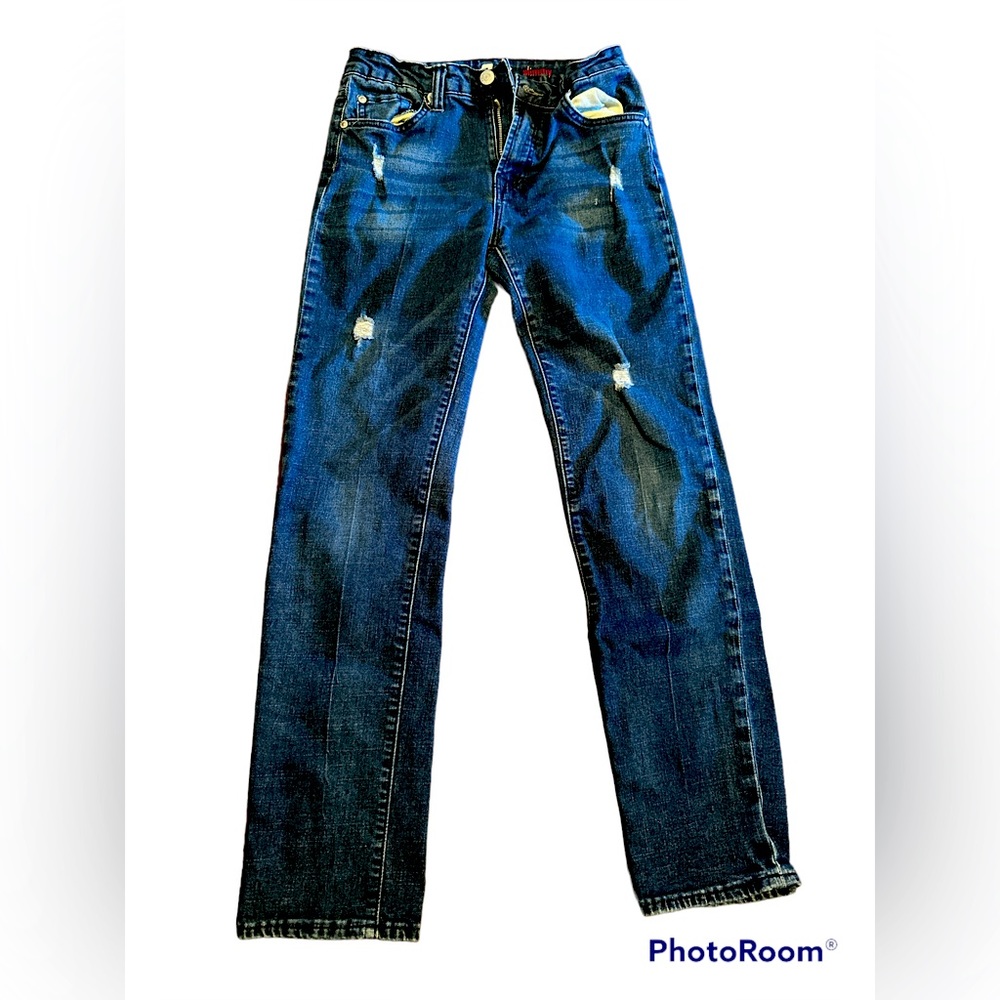 Like new distressed denium “slimmy” jeans